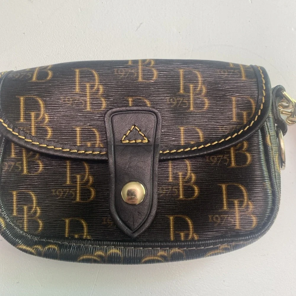 Dooney & Bourke Vintage 1975 Signature Logo Navy Gold Logo Snap Flap Wristlet